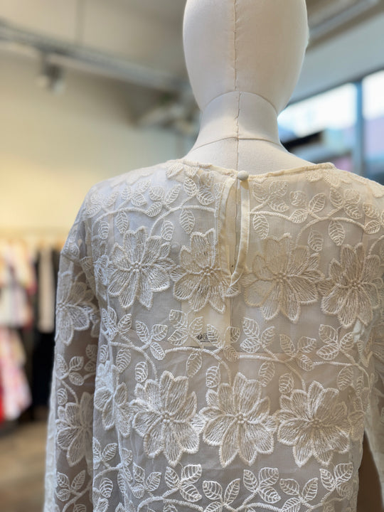 Top dentelle motif grandes fleurs 2521