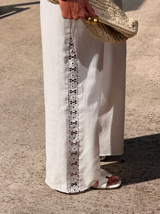Jean wide Blanc côté brode fleuri 9068