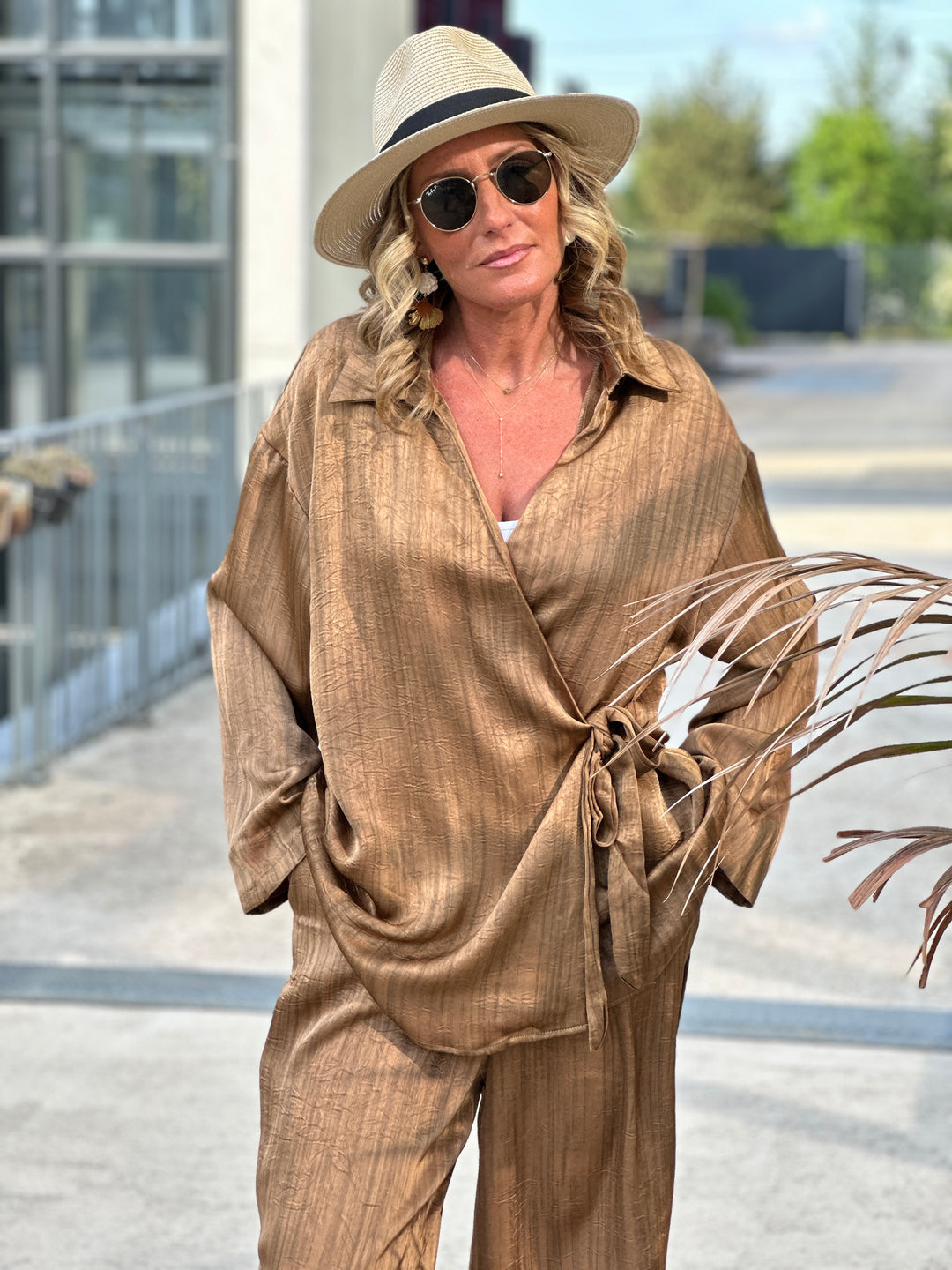 Ensemble chemise et pantalon camel 1337