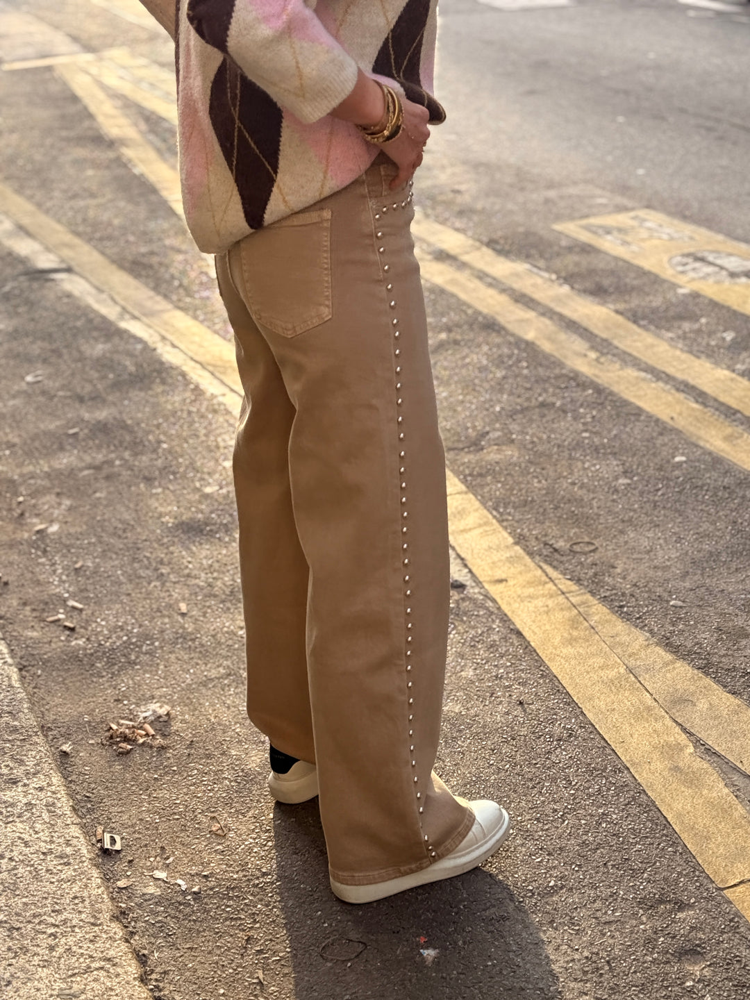 Jean Droite beige cloutés Y3378