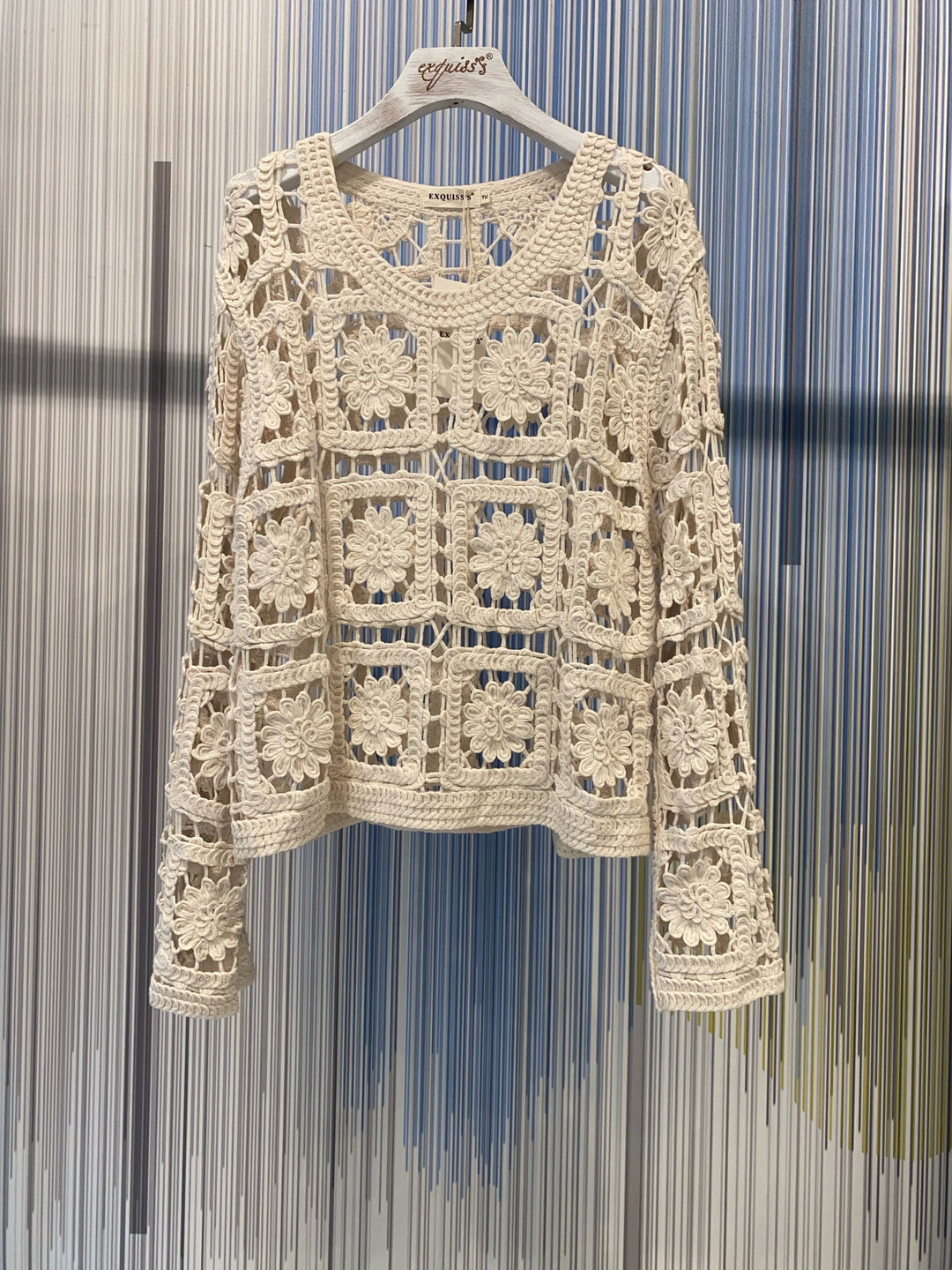 Pull crochet écru fleur 113
