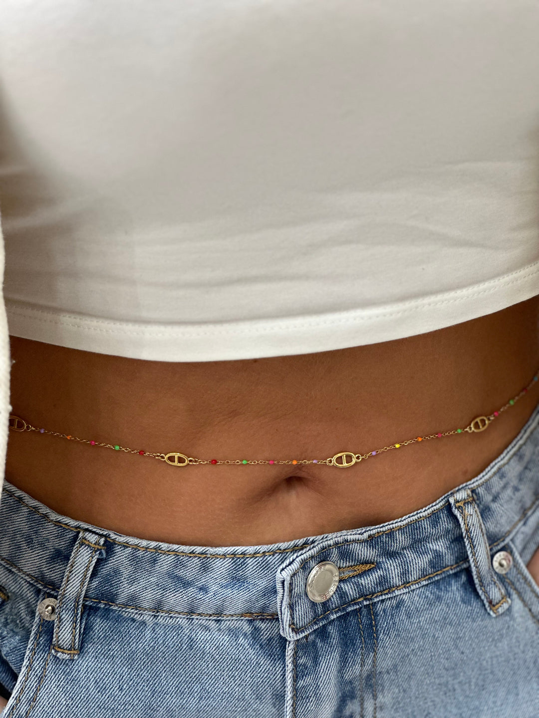 Chaîne à la taille perles coloris logo