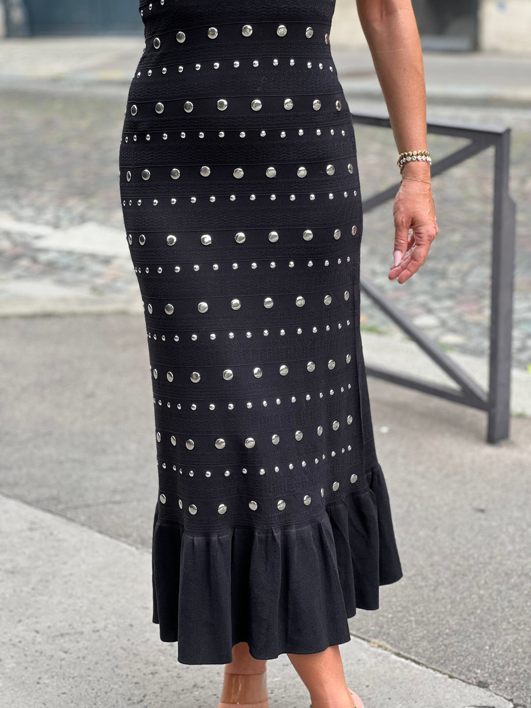 Robe noir clous 10136