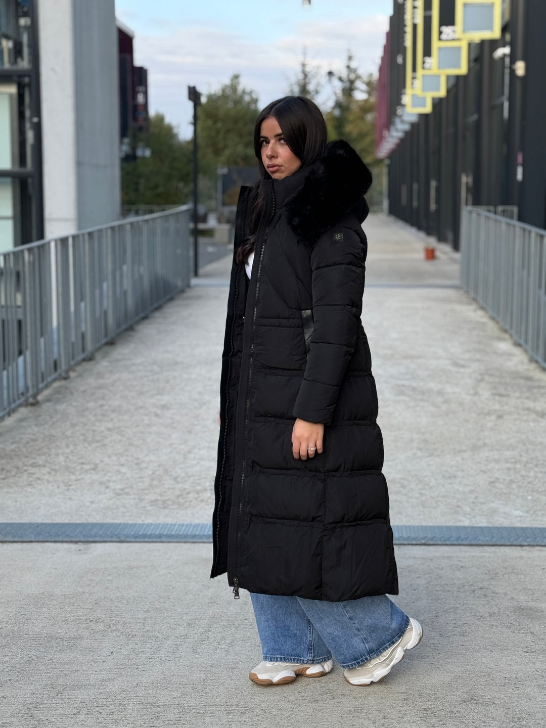 Doudoune longue capuche fourrure noir 25510