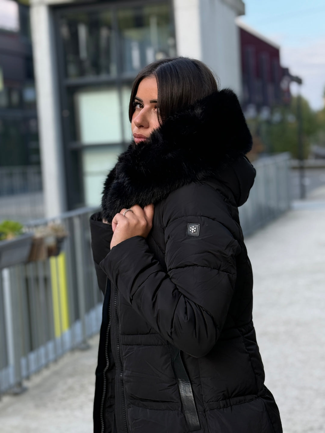 Doudoune longue capuche fourrure noir 25510