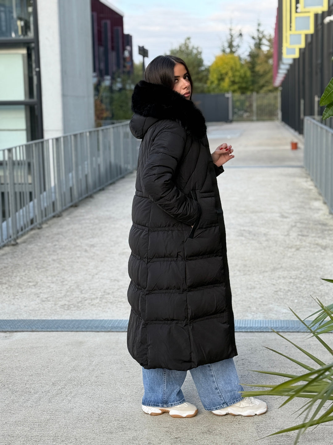Doudoune longue capuche fourrure noir 25510