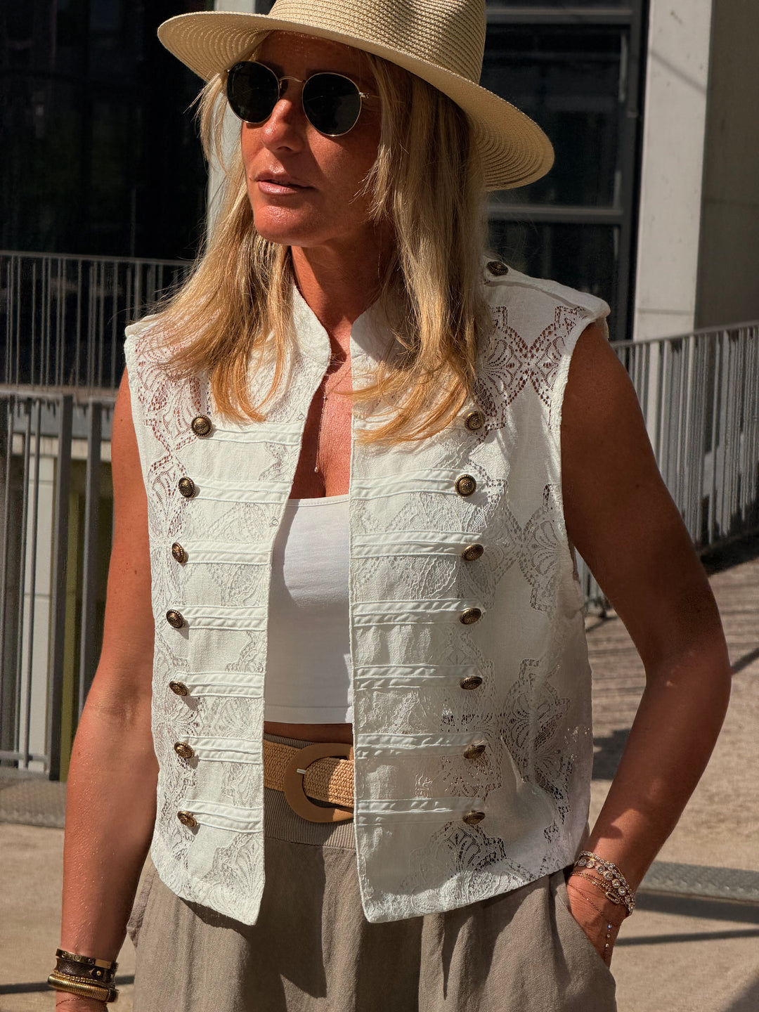 Boléro officier blanc avec dentelle