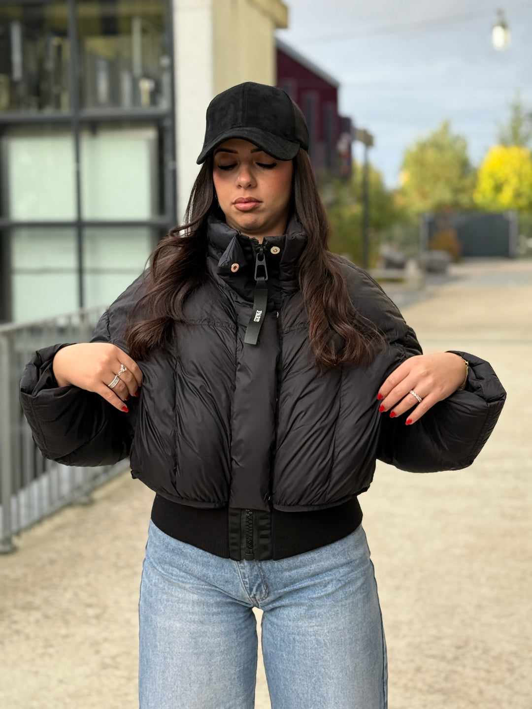 Doudoune court cintré à la taille Noir 2021 (plume)