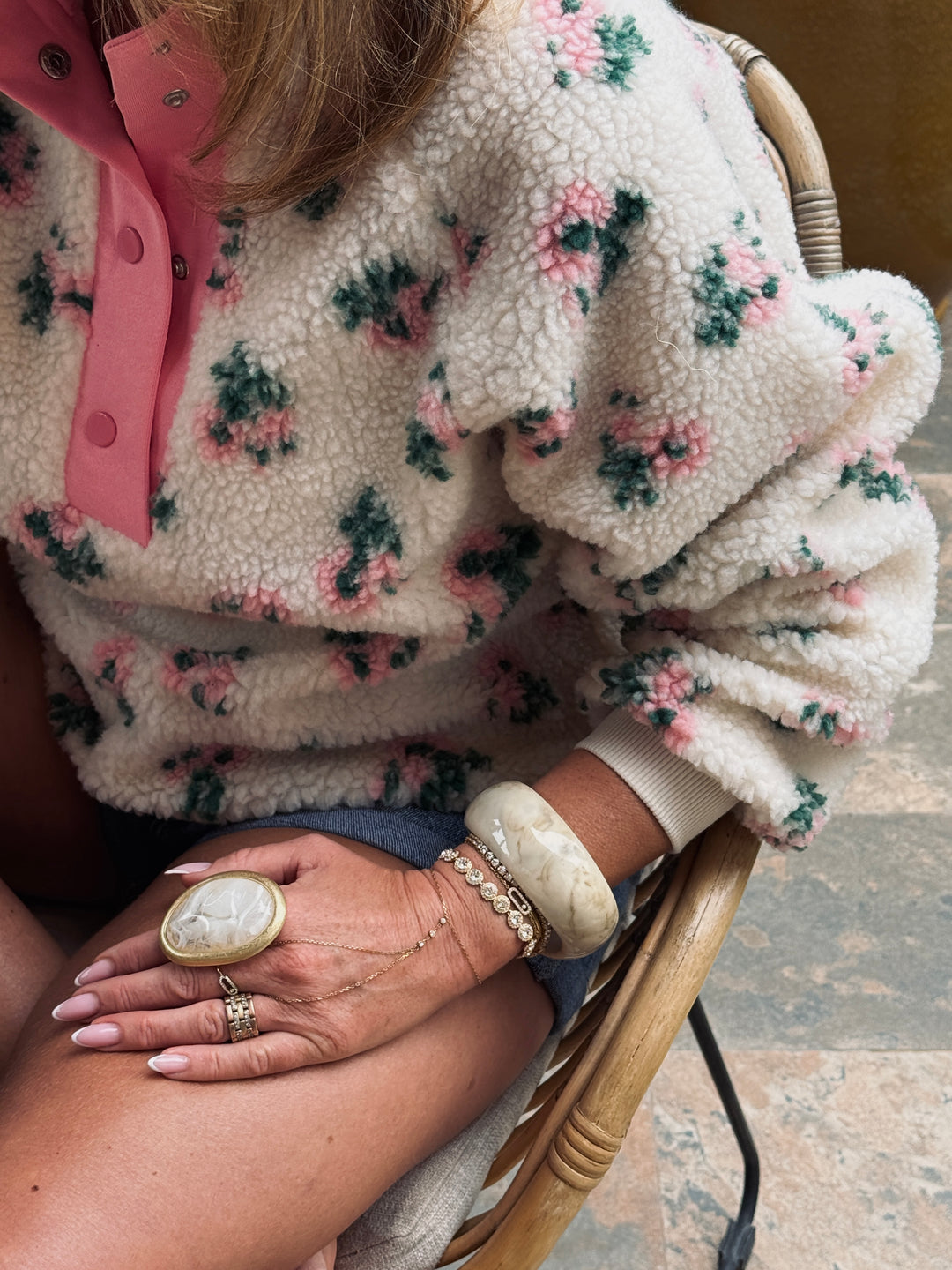 Sweat moumoute motif floral rose 2692