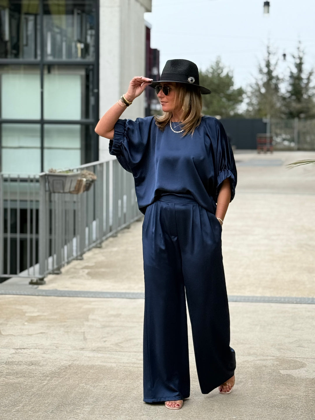 Blouse satin bleu marine