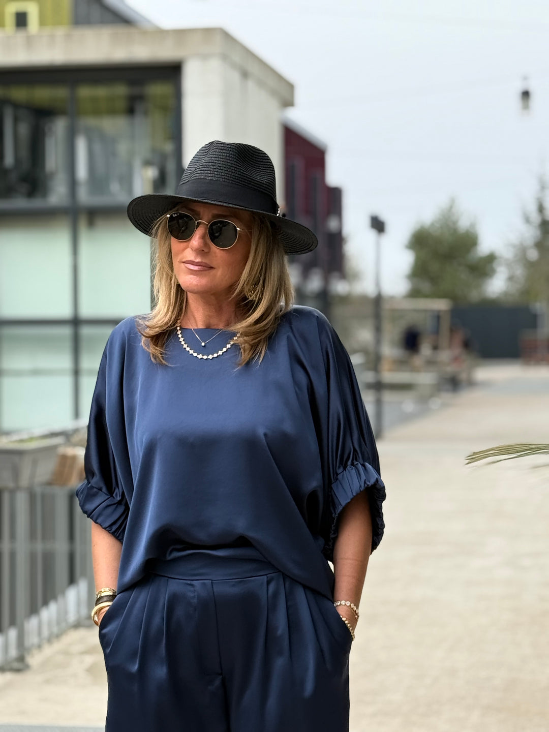 Blouse satin bleu marine