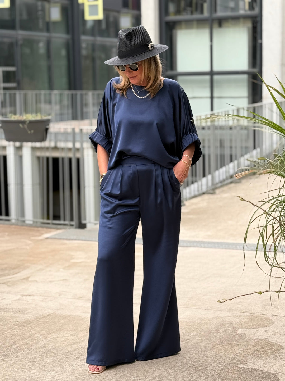 Pantalon satin bleu marine