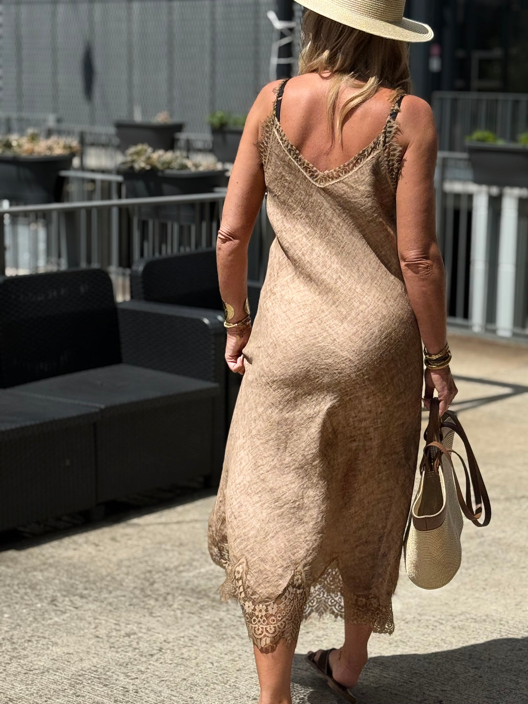 Robe lin aux dentelle 26700 Camel