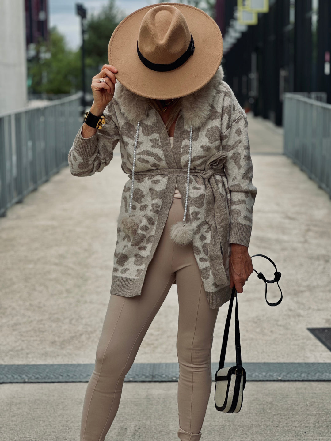 Leggings à bouton beige / Yu