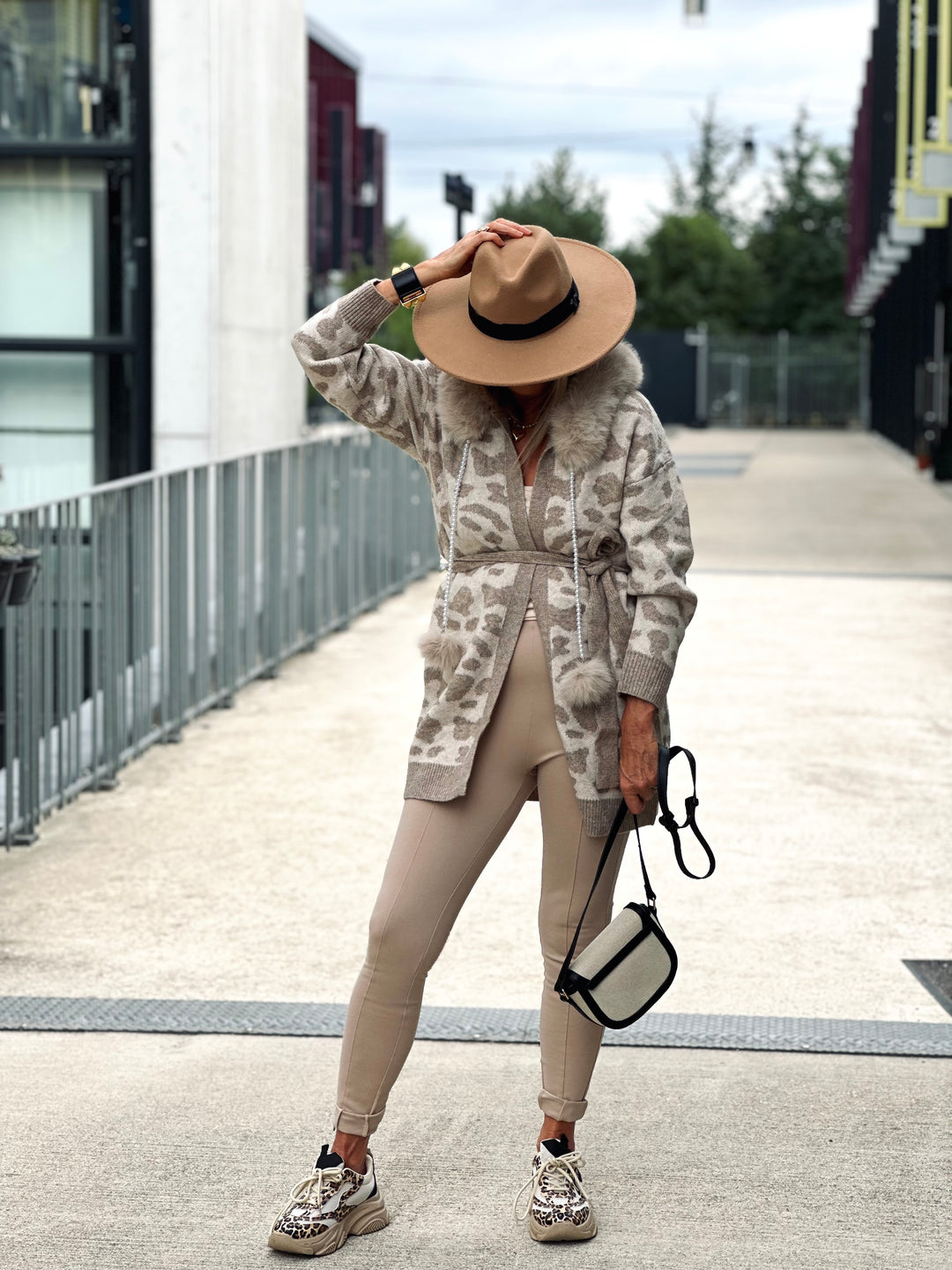 Leggings à bouton beige / Yu