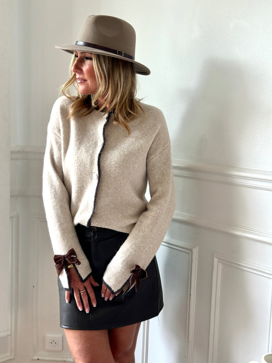 Pull beige manches noeuds 4027