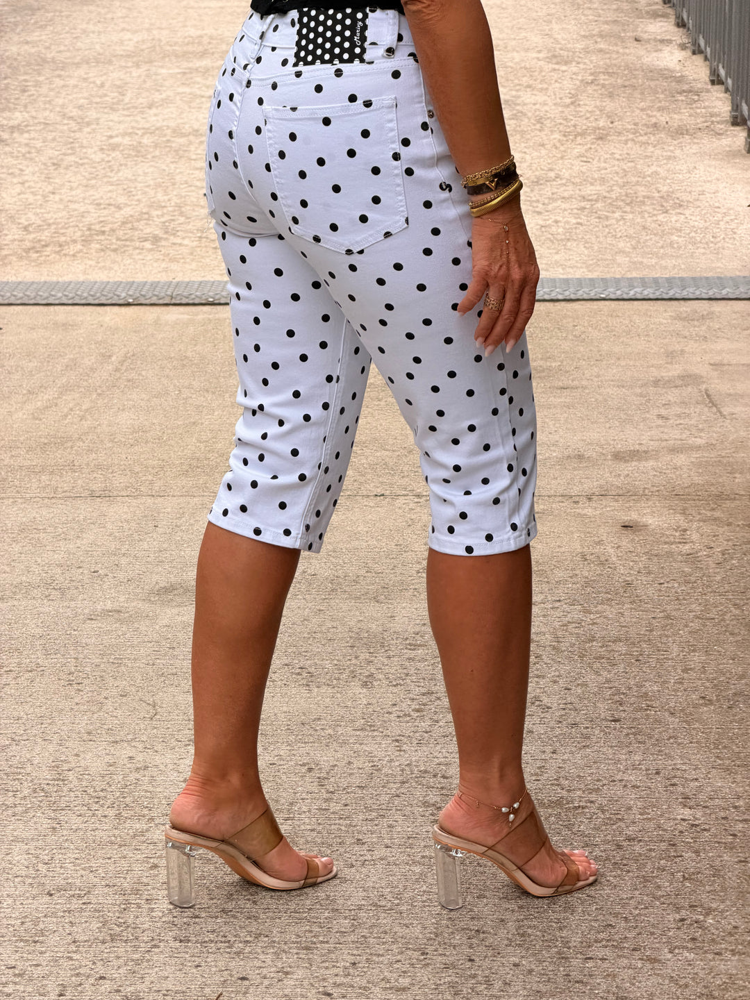 Capris jean à pois blanc 1509