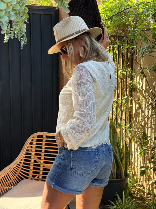 Top dentelle doublé manches évasées 2625