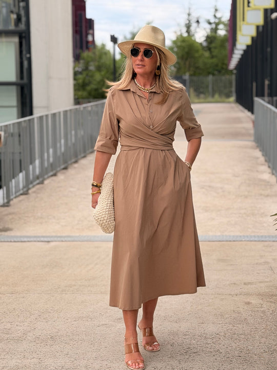 Robe attaché à la taille