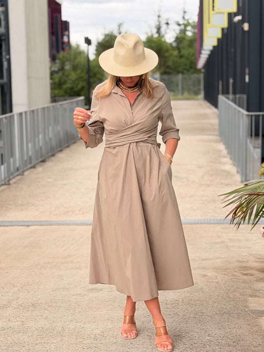 Robe attaché à la taille