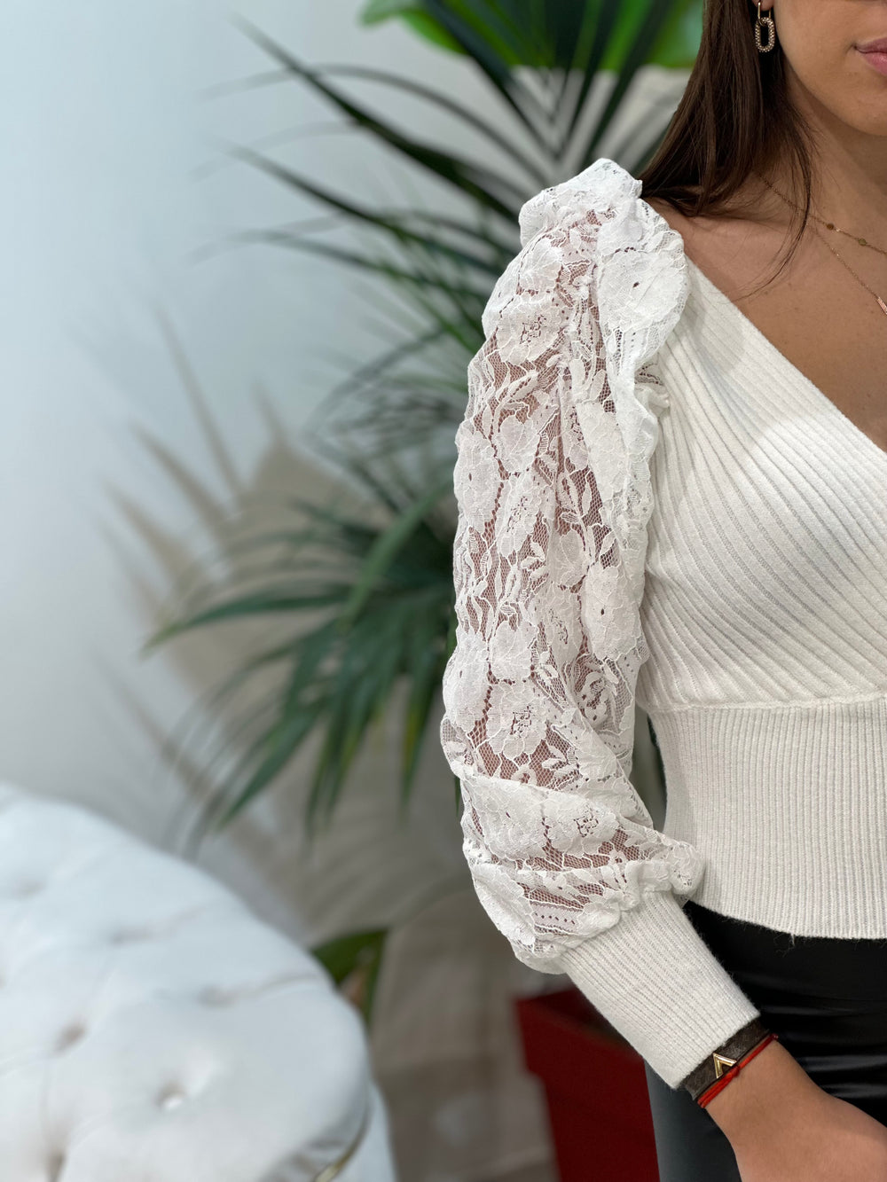 Pull col v manches broderie Blanc