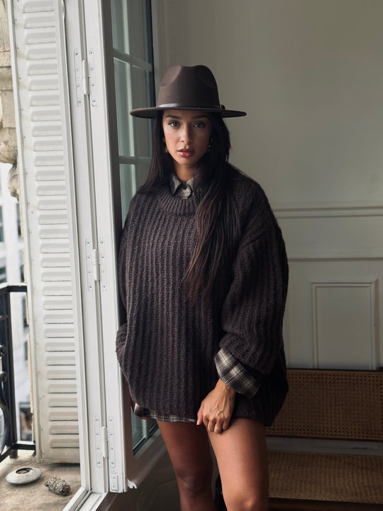 Pull marron en maille oversize 2597