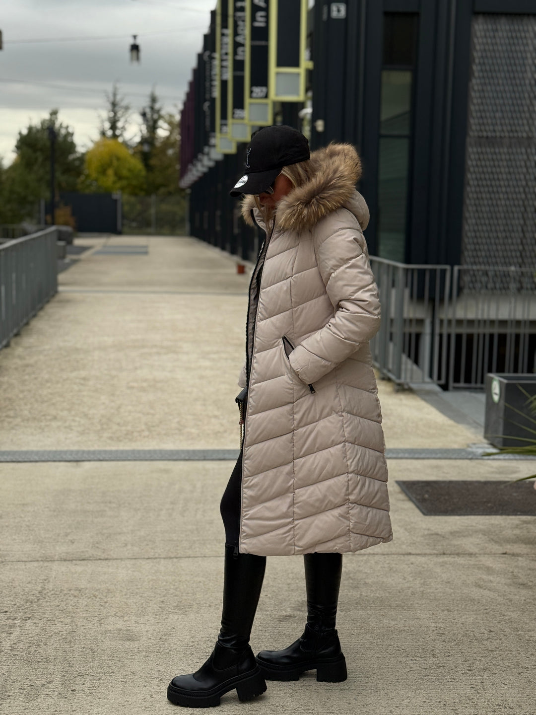 Doudoune milong capuche fourrure authentique Beige 8243(taille petit )