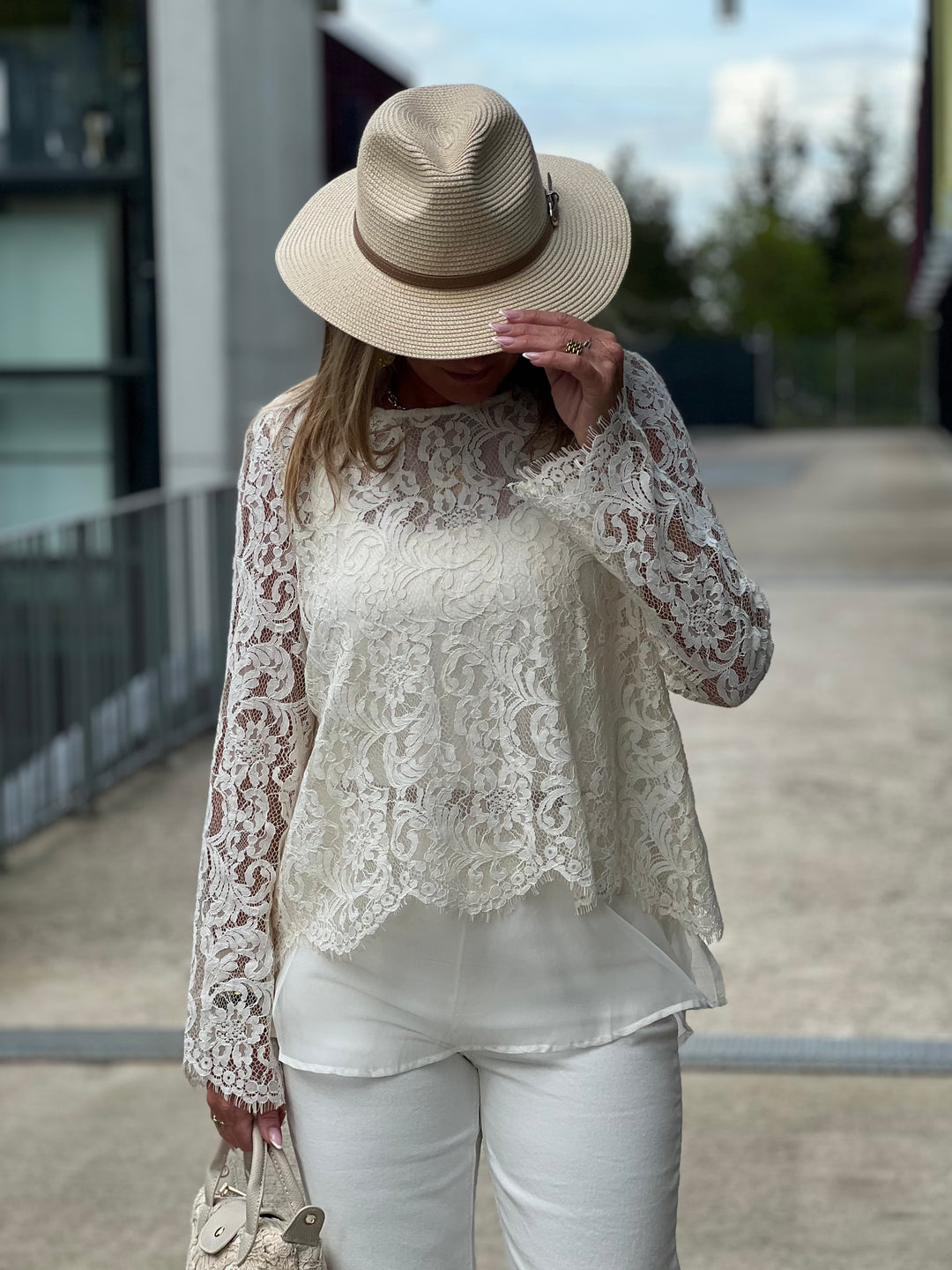 Blouse dentelle dos ouverte blanc 81059