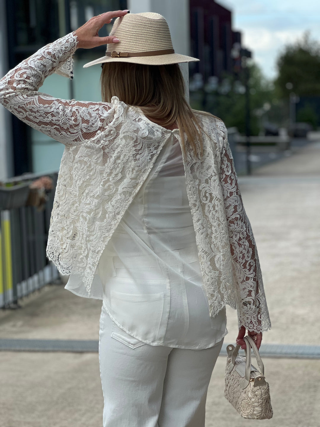 Blouse dentelle dos ouverte blanc 81059