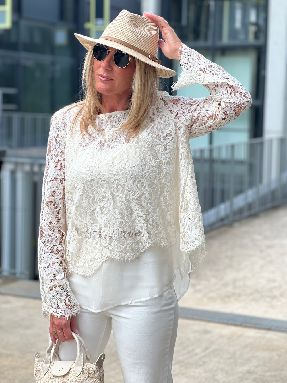 Blouse dentelle dos ouverte blanc 81059