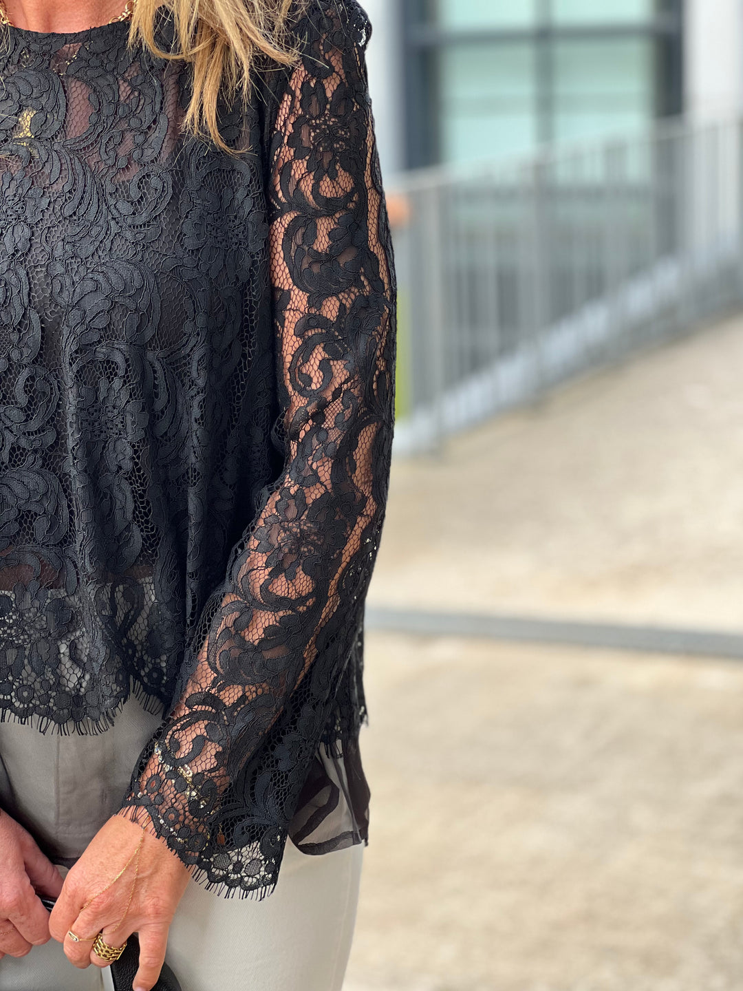 Blouse dentelle dos ouverte Noir 81059