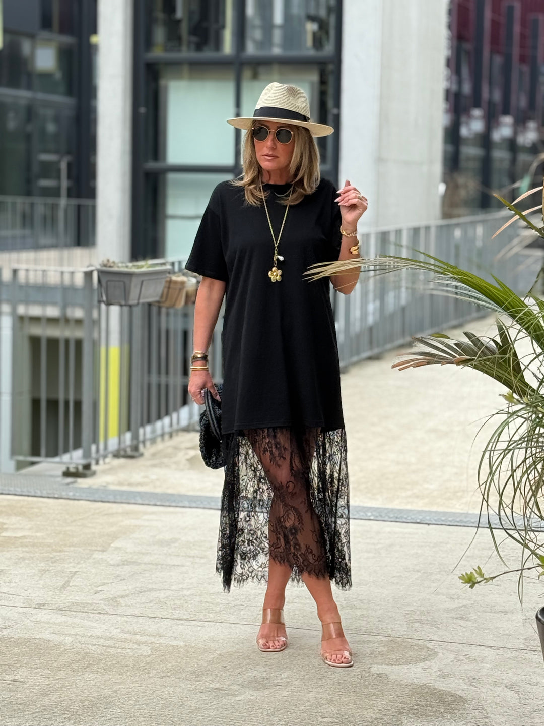 Robe manches courtes dentelle noir 13393