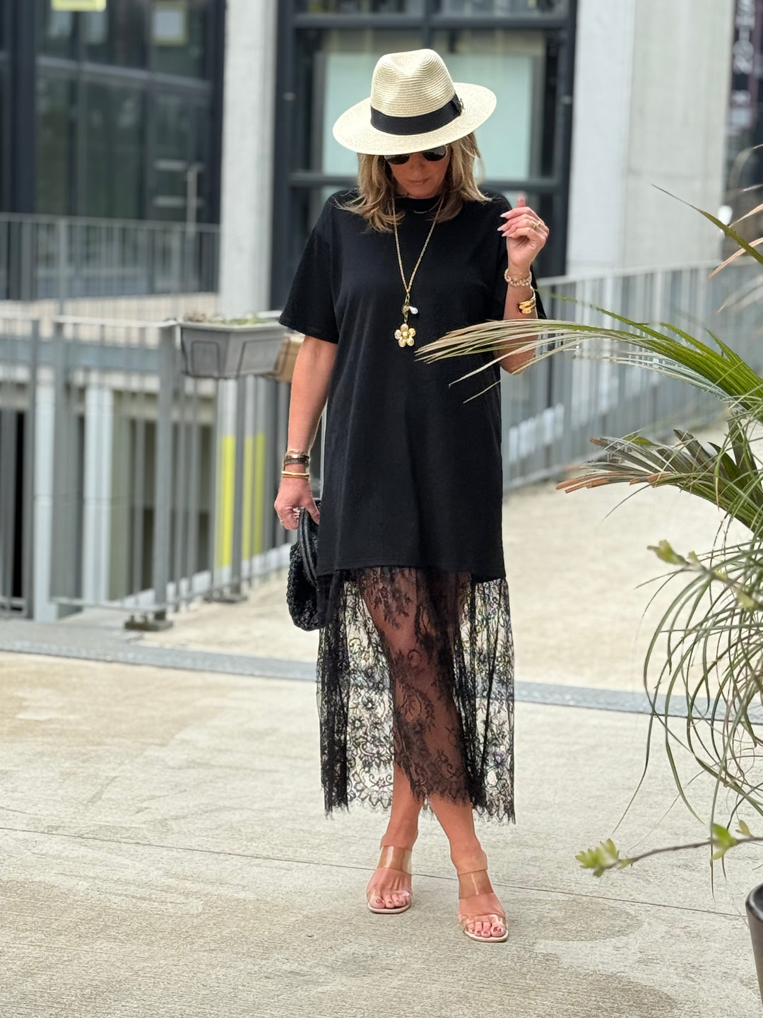 Robe manches courtes dentelle noir 13393