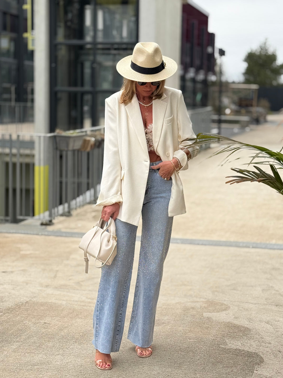 Jean strass coupe droite P7937 ( deux côtés strass)