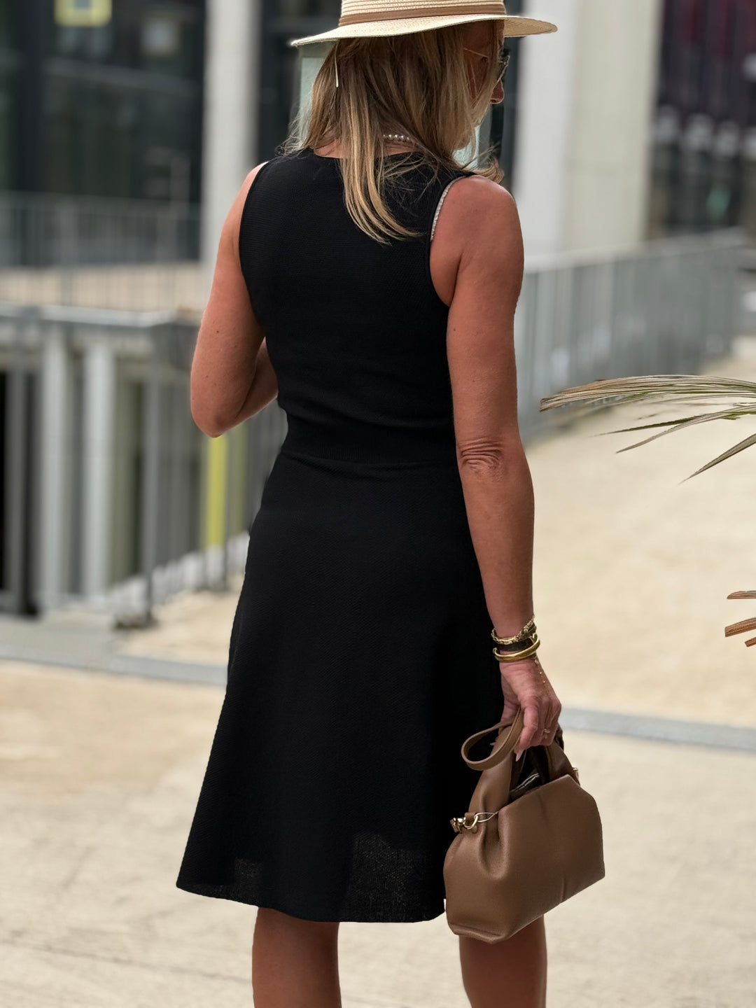 Robe noir PL 7653