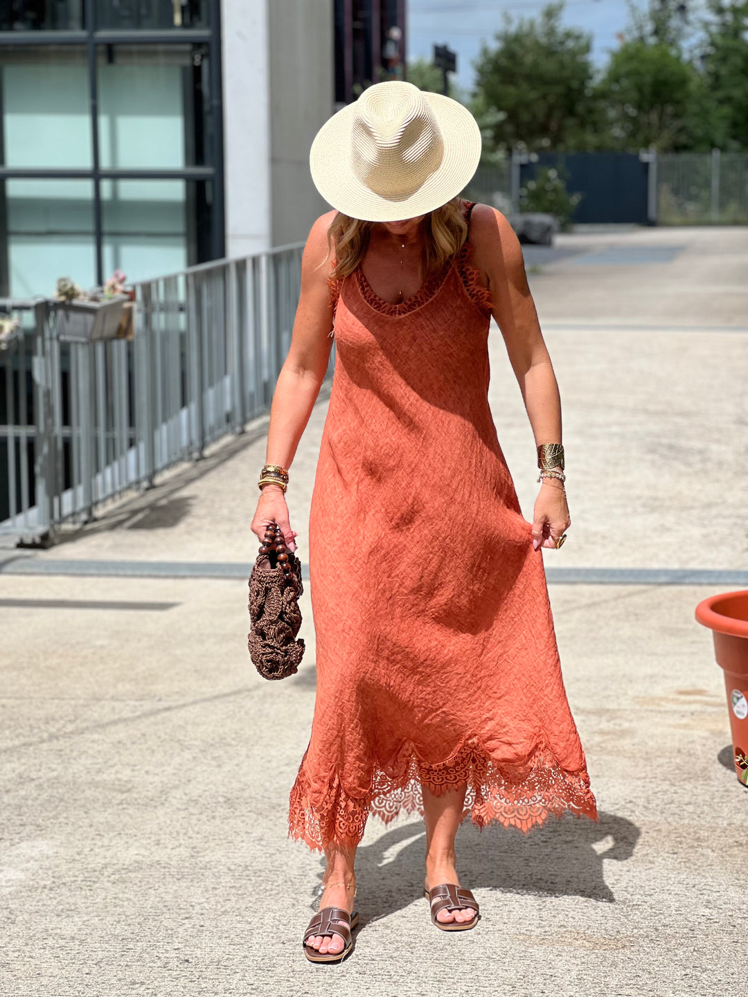 Robe lin aux dentelle 26700 terracotta
