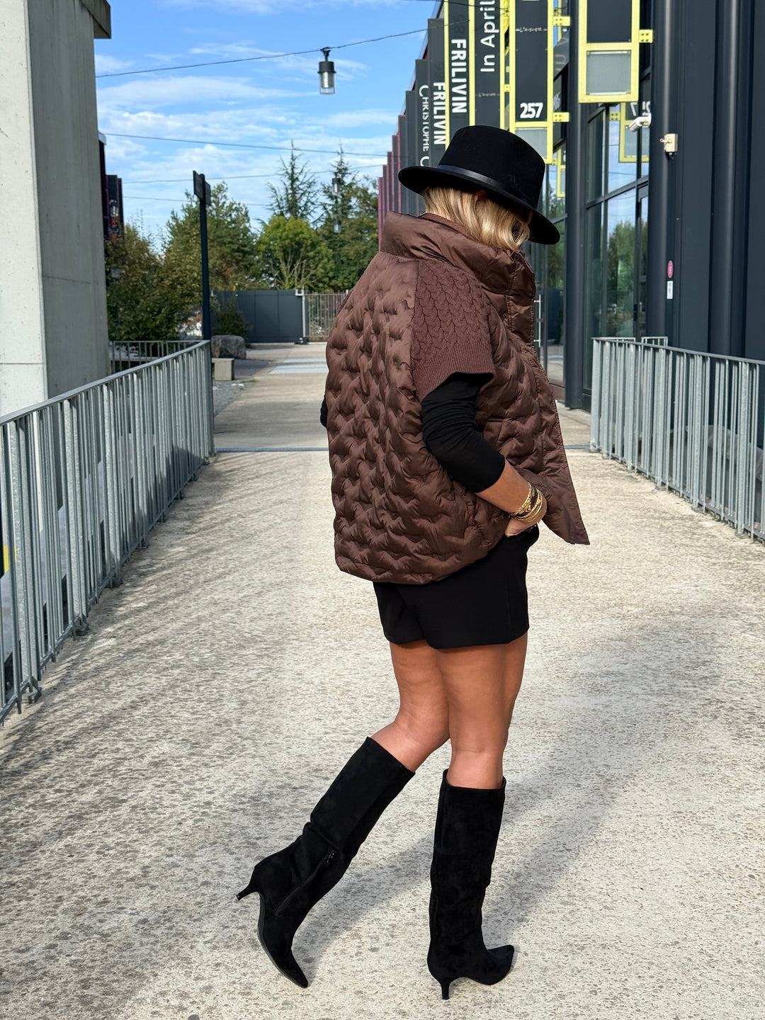 Doudoune matelassé manches courts tricoté 822 choco