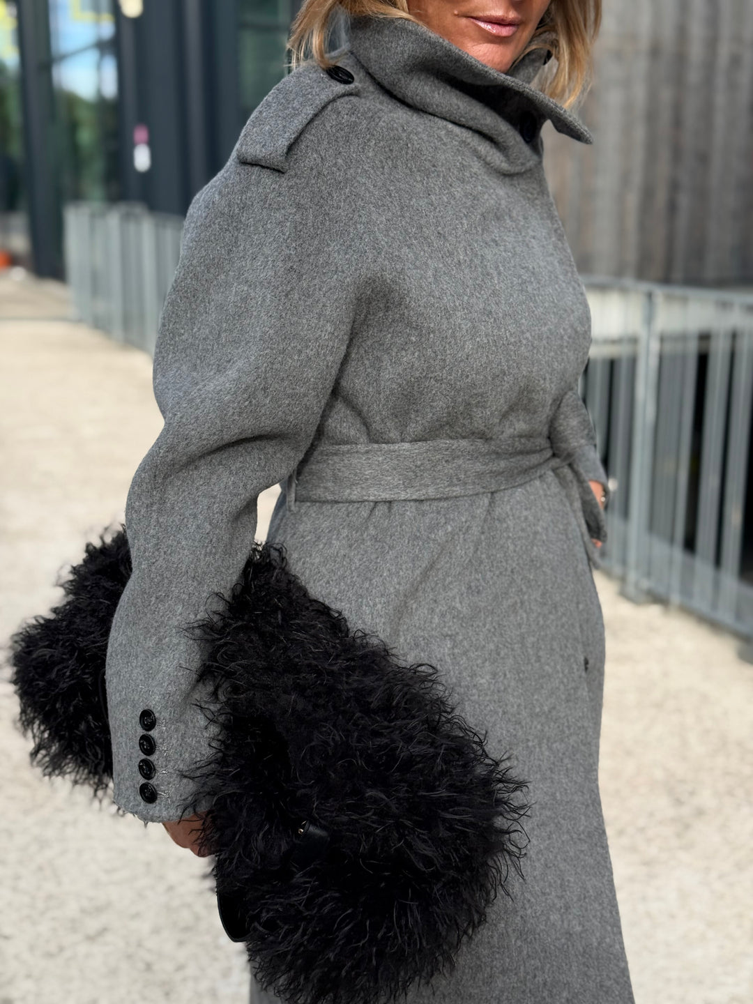 MANTEAU LONG COUSU MAIN gris 2002