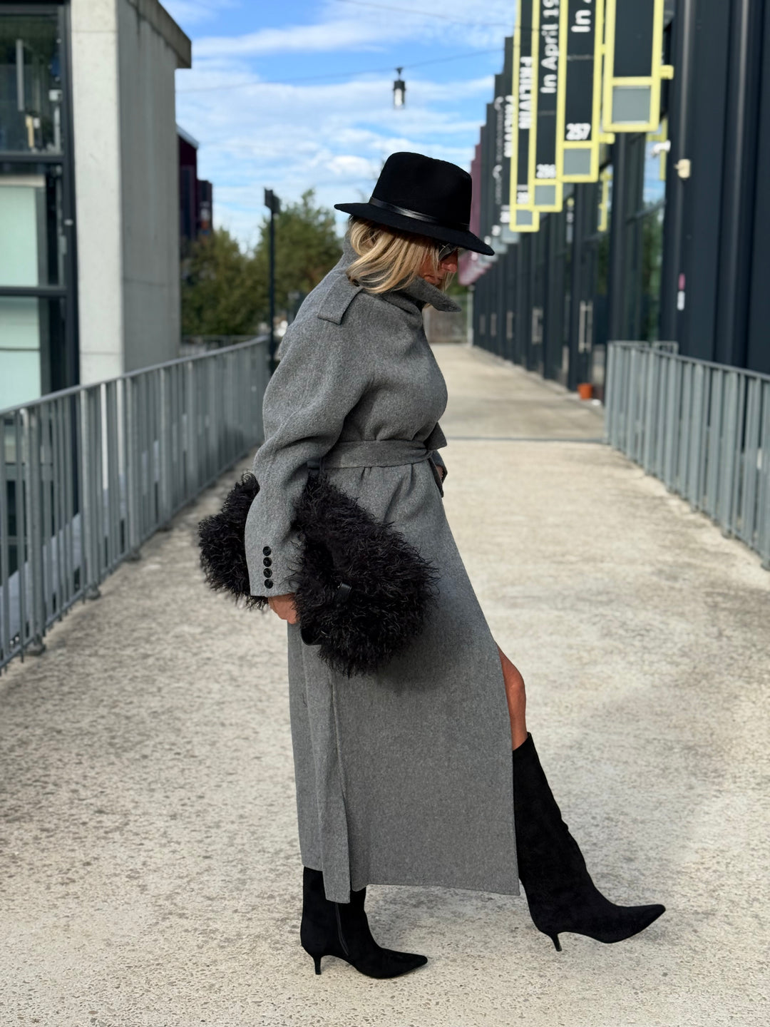 MANTEAU LONG COUSU MAIN gris 2002