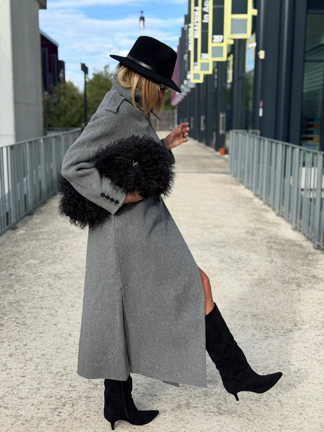 MANTEAU LONG COUSU MAIN gris 2002