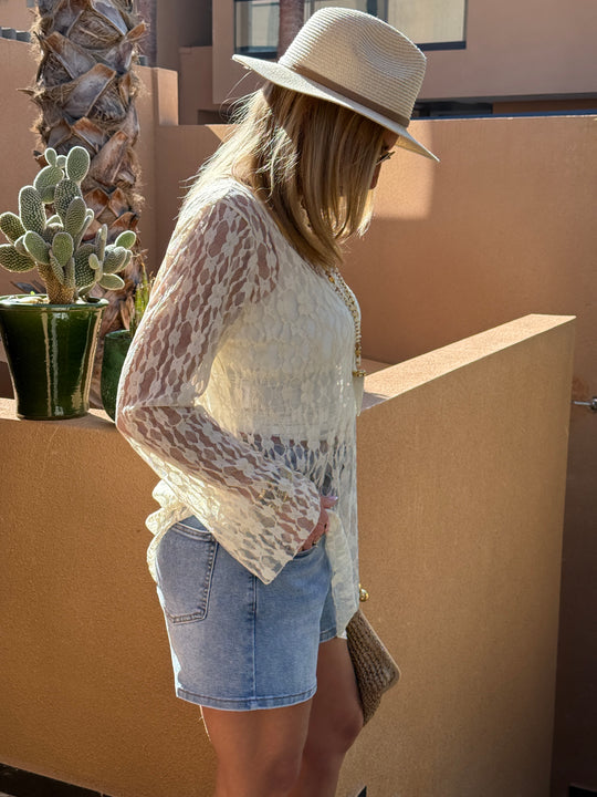 TOP DENTELLE ASYMETRIQUE FENTE COTE 3064