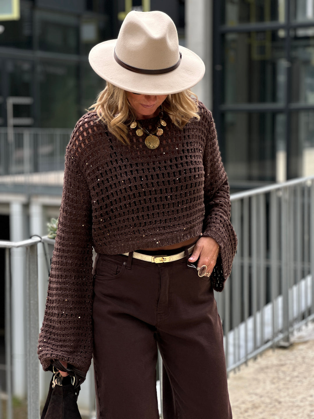 Pull choco en crochet avec strass 296