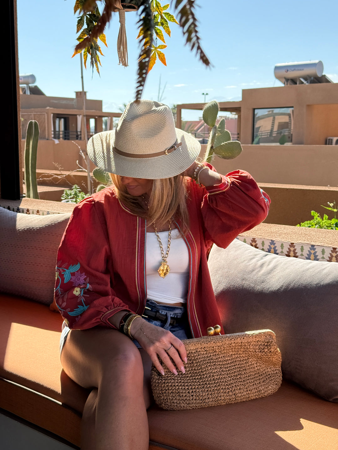 Gilet veste brodé sur les manches 2028