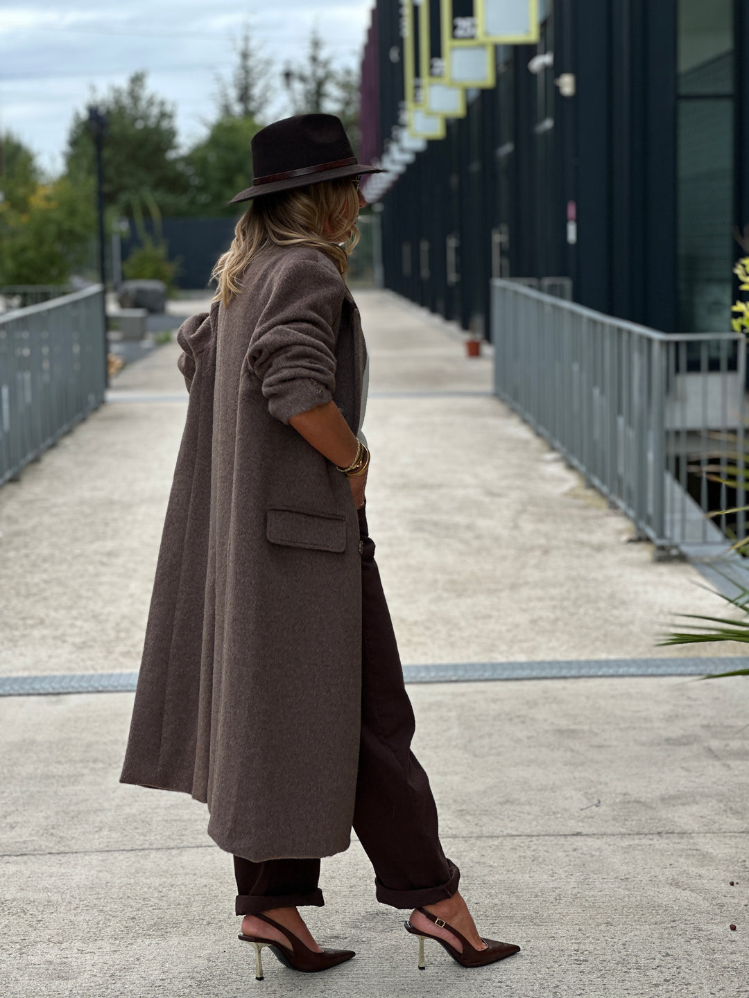 Manteau long taupe/choco boutons 24768