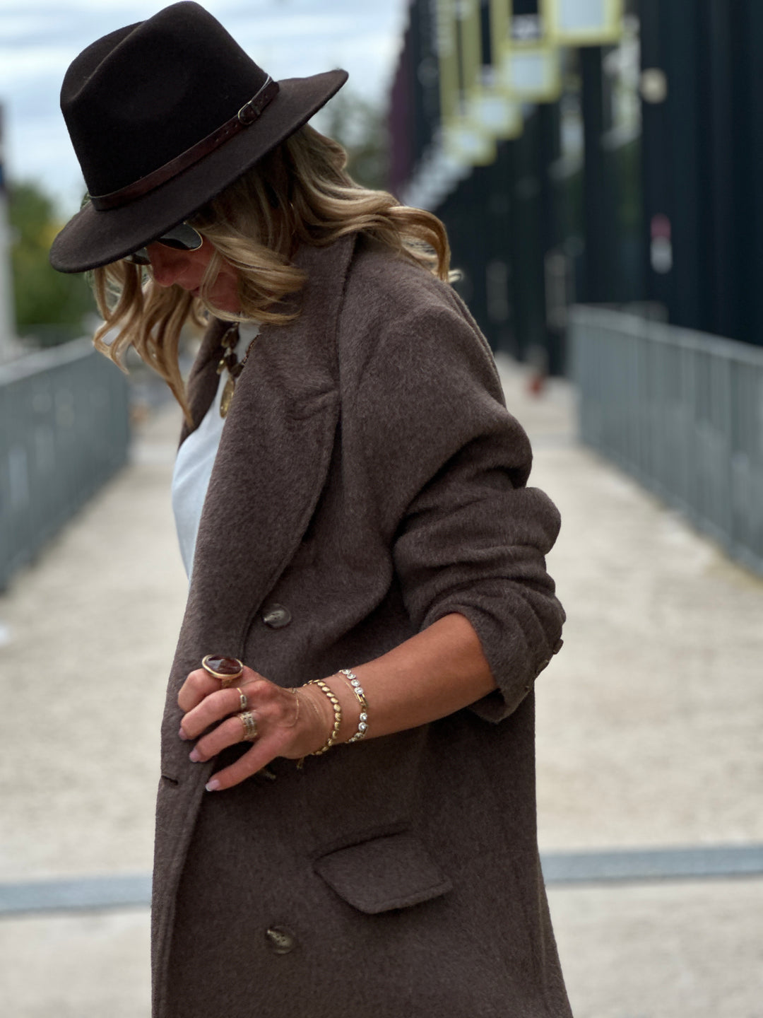 Manteau long taupe/choco boutons 24768