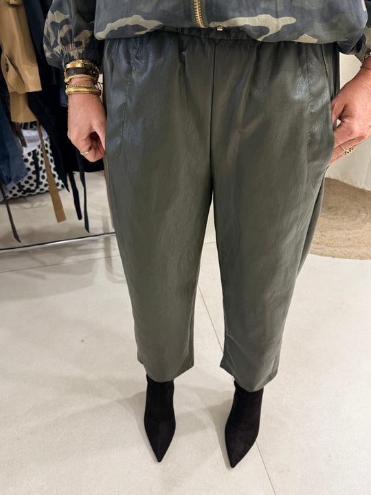 Pantalon carrot similicuir 21469