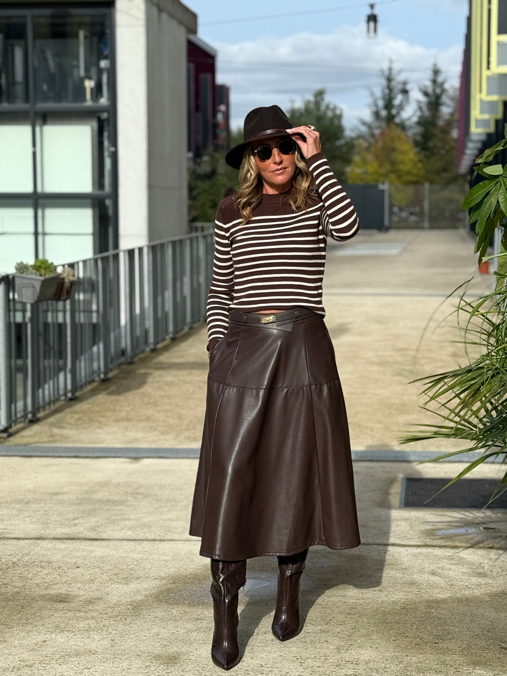 Jupe simili cuir longue 27223