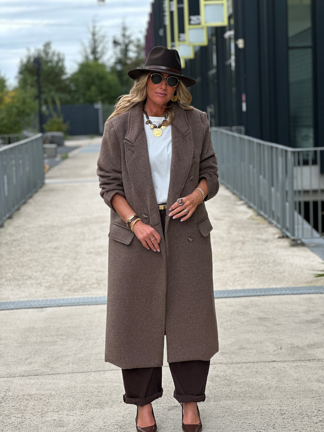 Manteau long taupe/choco boutons 24768