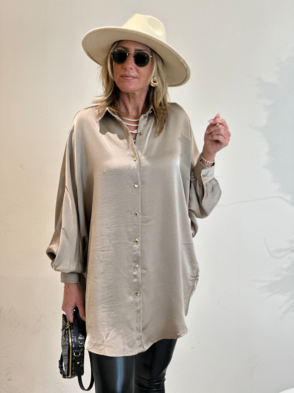 Chemise loose satin Asma Taupe /PF-01