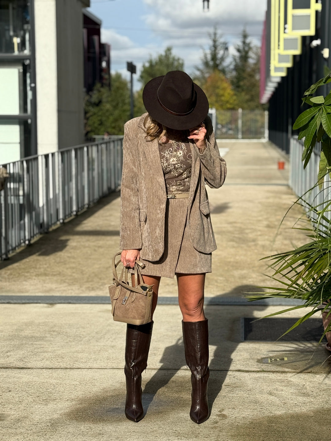 Jupe short velour simple